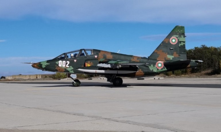 България не е предоставяла щурмови самолети Су-25 или части за