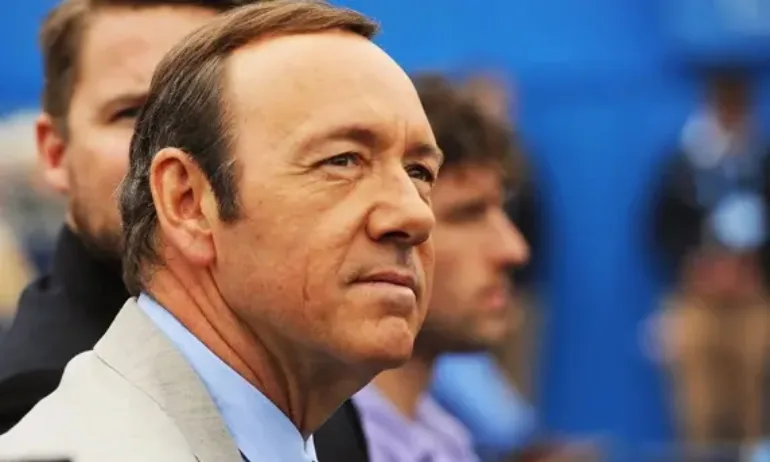 Близо 30 млн. долара ще плати Кевин Спейси на продуцентите на сериала Къща от карти - Tribune.bg