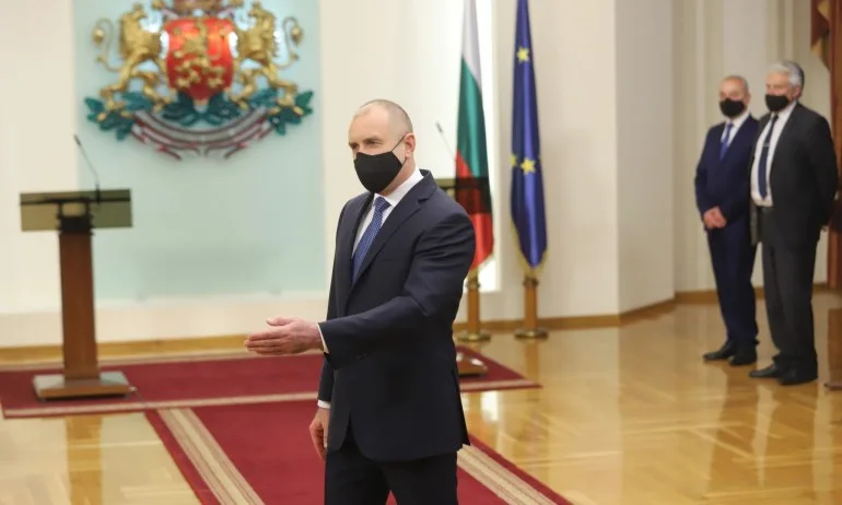 Радев за ГЕРБ: избрали да бранят компрометирания си премиер, вместо да спасяват себе си - Tribune.bg