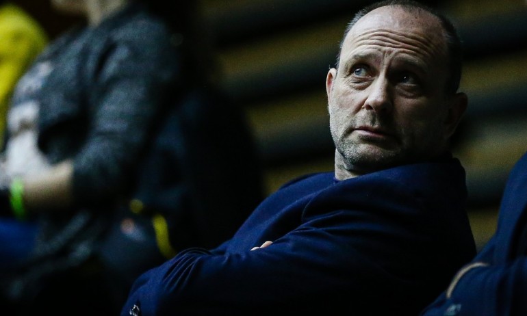 Тити Папазов вдигна грозен скандал - Tribune.bg