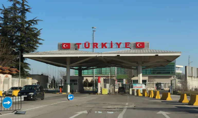 На Капъкуле: Хванаха 55 кг. кокаин в кола на посолство в София - Tribune.bg