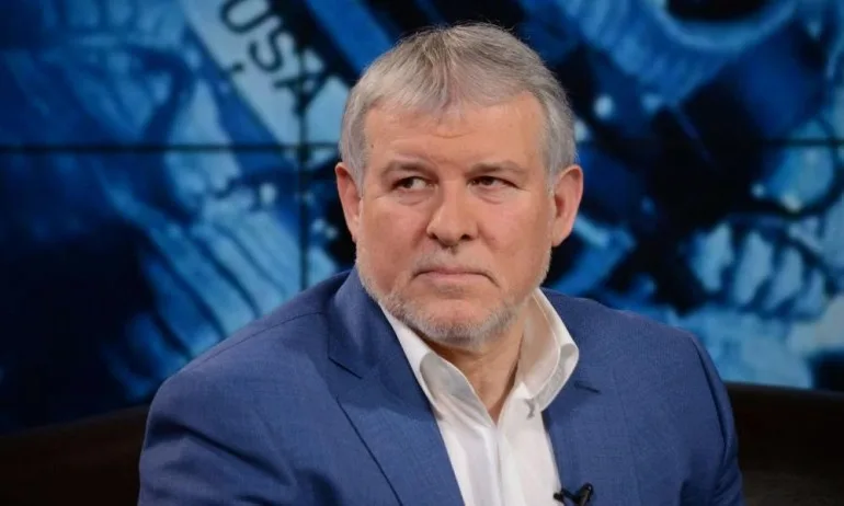 Румен Христов: Нинова е много шумна и заядлива, сплотява редиците на десницата - Tribune.bg