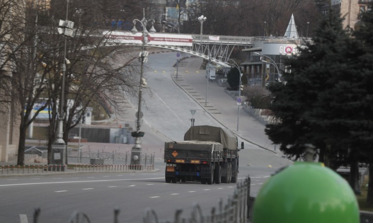 Ден трети от войната: Боеве по улиците на Киев, украинската армия засега удържа атаките - Tribune.bg