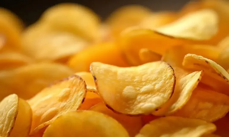 Тийнейджър със сърдечен проблем почина, след като ял много пикантен чипс - Tribune.bg