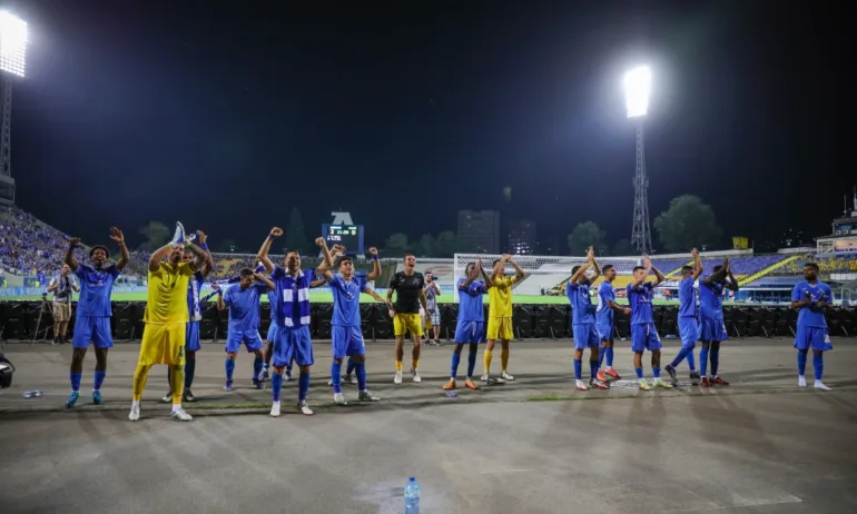 Мениджъри атакуват звездите на Левски в Солун - Tribune.bg