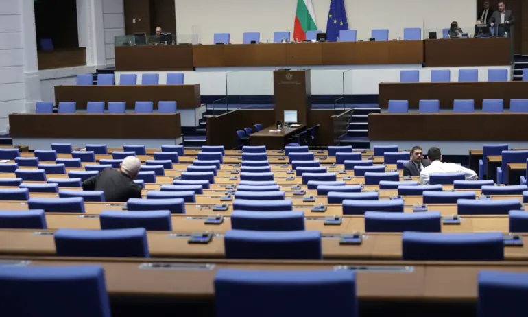 Депутатите гласуваха по-високи заплати за преподавателите в университетите - Tribune.bg