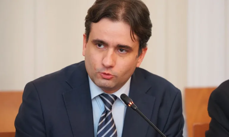 Според него Бойко Борисов е много притиснат от Делян Пеевски