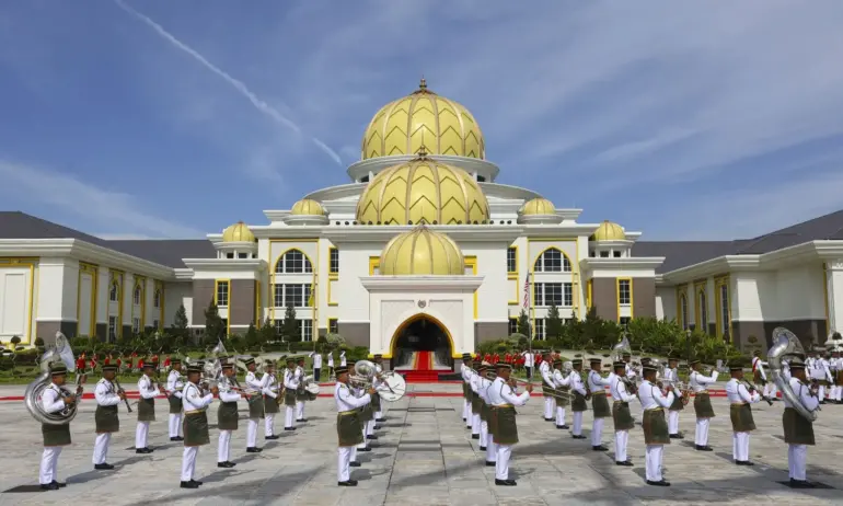 Малайзия въвежда цифрова карта за туристи - Tribune.bg