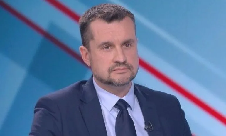 Оптимистично: Съветник на Радев предрече ръст на рейтинга му - Tribune.bg