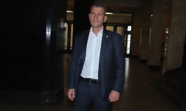 Увеличиха на 5 000 лева гаранцията на Боян Расате - Tribune.bg