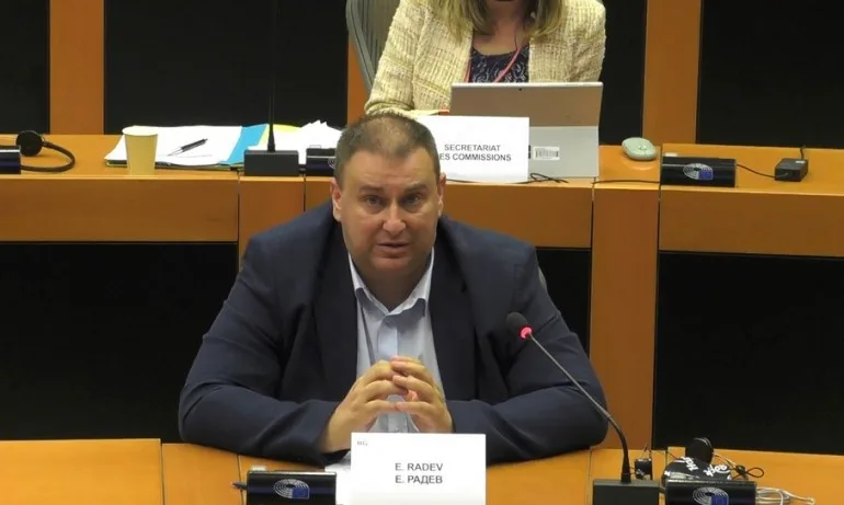 Емил Радев: ЕС трябва спешно да запълни пробойните в законодателството относно борбата с прането на пари - Tribune.bg