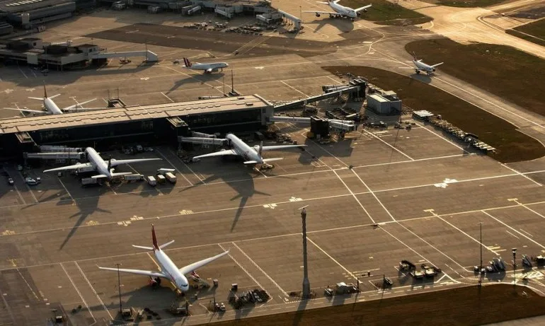 Откриха пакети с експлозиви на летища и железопътна станция в Лондон - Tribune.bg