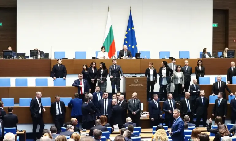 БСП и Възраждане се скараха кой е по-добрата опозиция - Tribune.bg