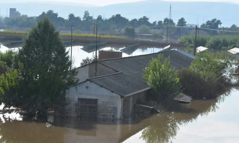 Отвориха магистралата Атина-Солун само за леки автомобили - Tribune.bg