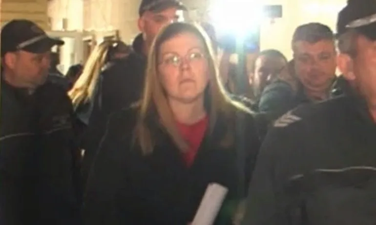 Пуснаха под домашен арест банкерката от Нова Загора - Tribune.bg