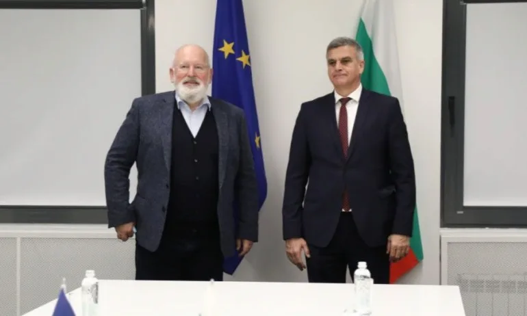 Янев на среща с Тимерманс за зелената сделка - Tribune.bg