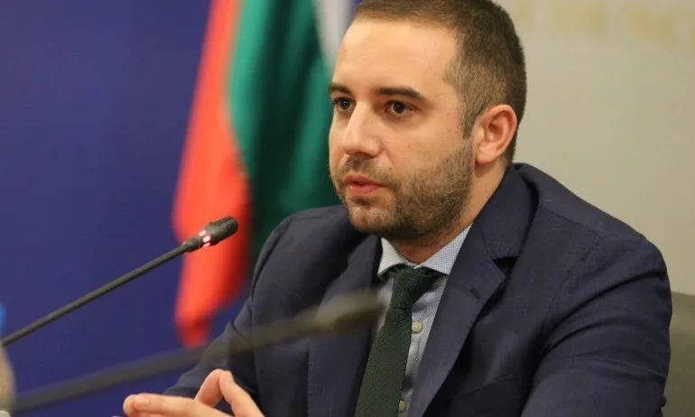 Богдан Кирилов: Ваксината на Астра Зенека няма да бъде изтеглена - Tribune.bg