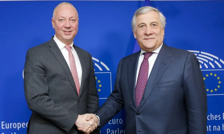 Транспортният министър е оптимист за отлагане на Пакет Мобилност - Tribune.bg