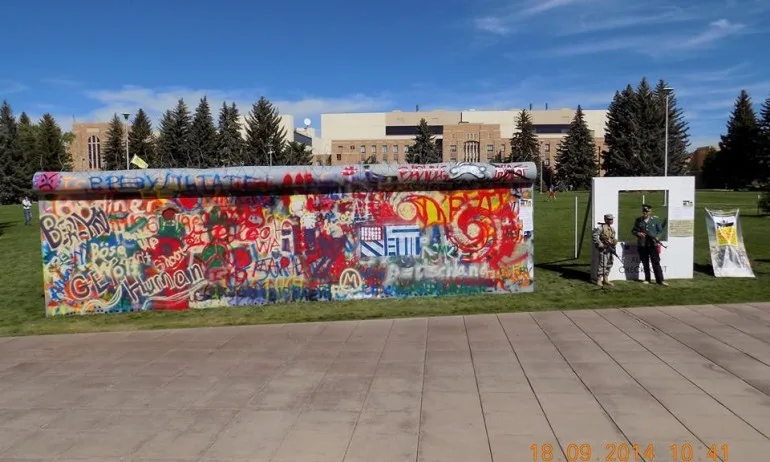 Отново изграждат Берлинската стена - Tribune.bg