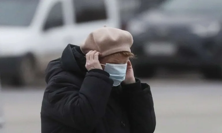 Експертните съвети по епидемиология и инфекциозни болести подкрепят носенето на маски на открито - Tribune.bg