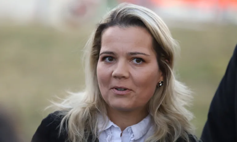 Без мотиви: Освободиха от длъжност заместничката на Демерджиев Моника Димитрова-Бийчър - Tribune.bg