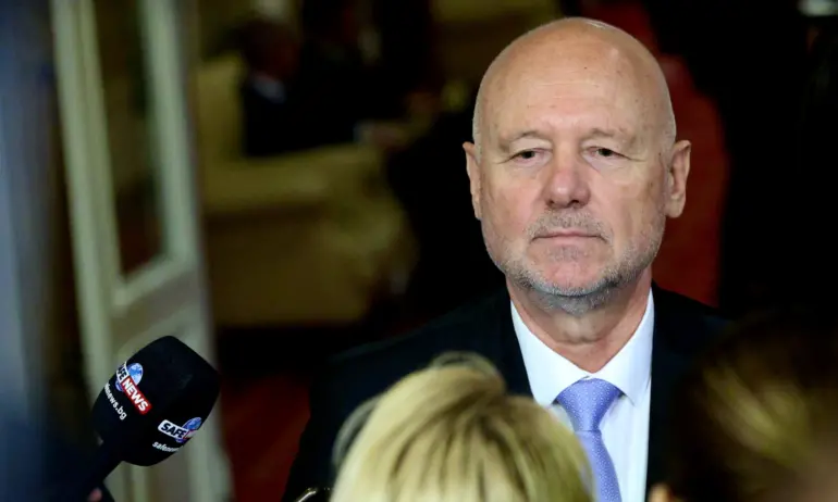 Тагарев: България няма да участва на този етап в предоставянето на 155 мм снаряди за Украйна - Tribune.bg