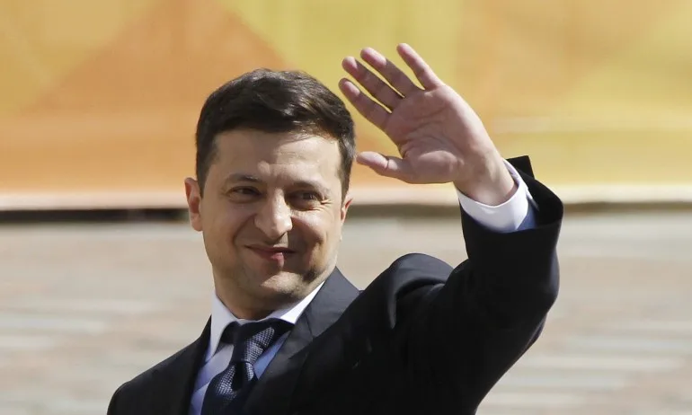 Официално: Зеленски положи клетва и разпусна украинския парламент - Tribune.bg