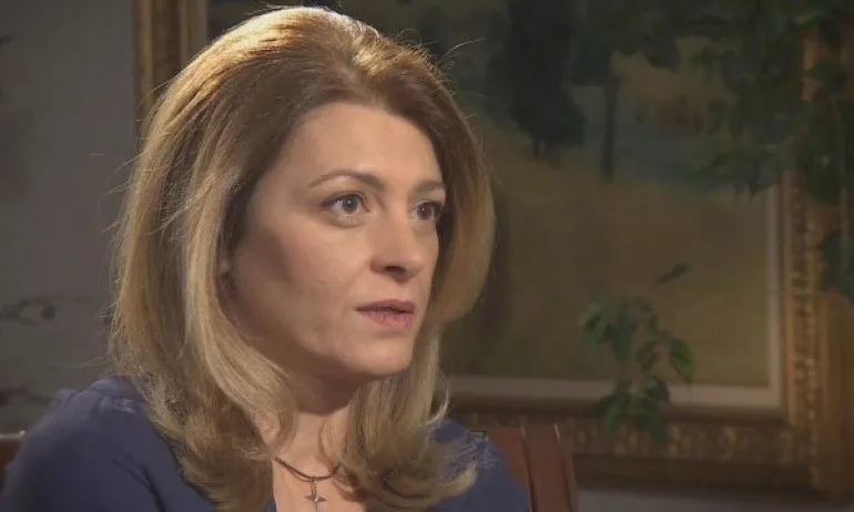 Първата дама с Интернет съвети: Наздраве и мЕзи с туршия! - Tribune.bg