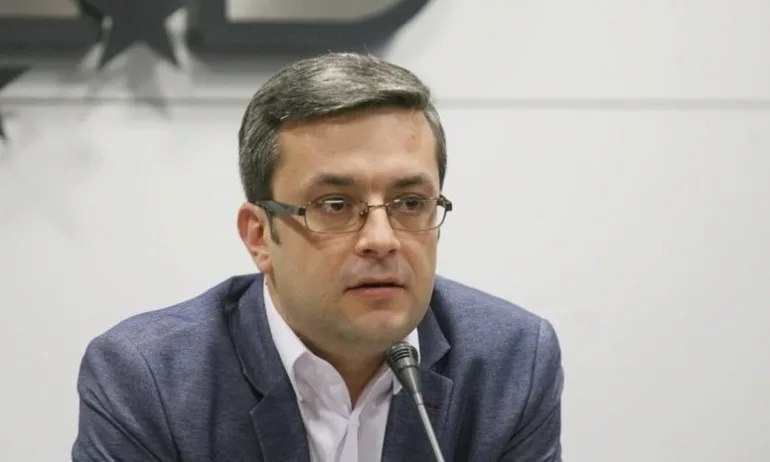 Тома Биков: Правителството на Янев не решава, а изостря политическата криза - Tribune.bg