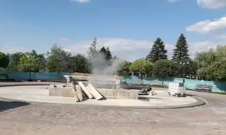 МОСВ нареди Сапарева баня да ремонтира гейзера си с търг, явил се един кандидат - Tribune.bg