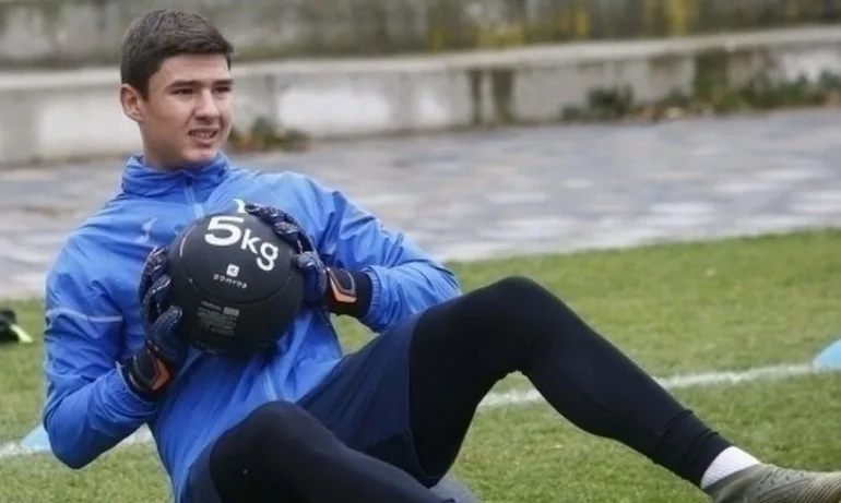 Българин получава шанс в първия отбор на Фиорентина - Tribune.bg