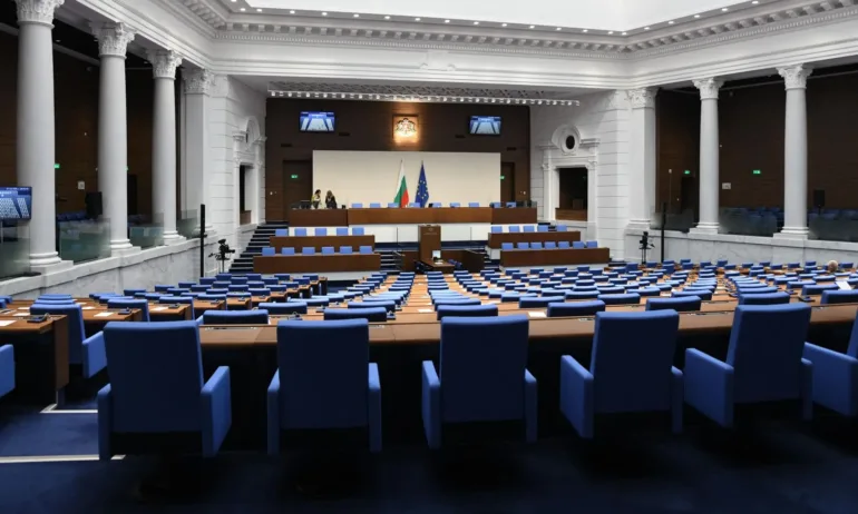Седем министри отговарят на въпроси в рамките на редовния парламентарен контрол - Tribune.bg