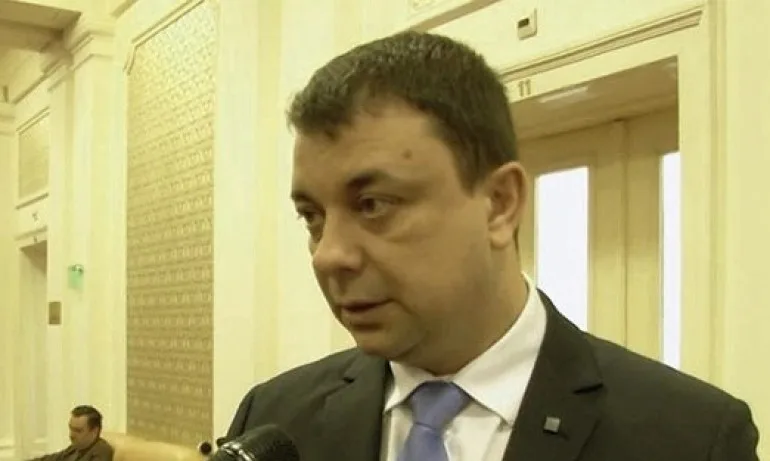 На Трибуната – Александър Сабанов, ВМРО: Не ходиш на работа – уволняват те - Tribune.bg