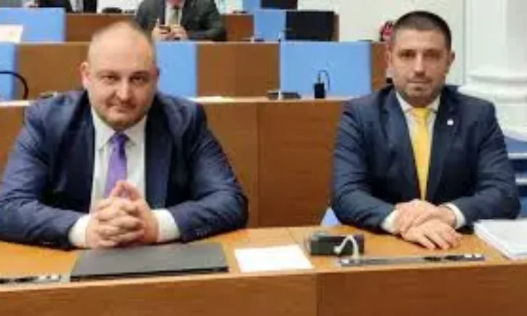 Възраждане със сигнал за полицейски произвол в Средец: кой се опитва да спре референдума срещу изграждането на лагер за мигранти? - Tribune.bg