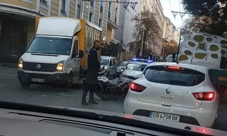 Блъснаха полицай моторист на кръстовището между Г.С.Раковски и ул. Искър в