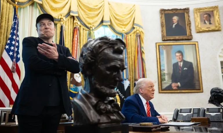 Обвиненията, че Мъск е луд, а Тръмп – в досиетата на Епстийн, изтриха над 100 млрд. долара на Тесла - Tribune.bg