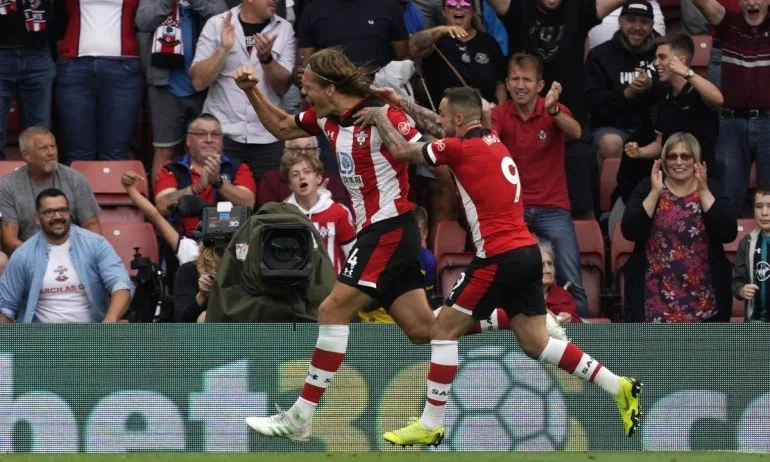 Макар и с човек по-малко: Саутхемптън удържа Юнайтед - Tribune.bg