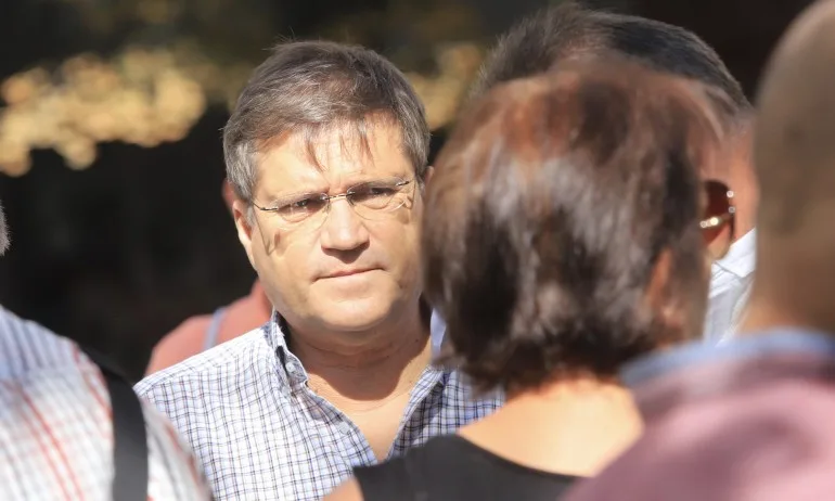 Бивш военен министър без опит във водния сектор е бил назначен в надзора на ВиК холдинга - Tribune.bg