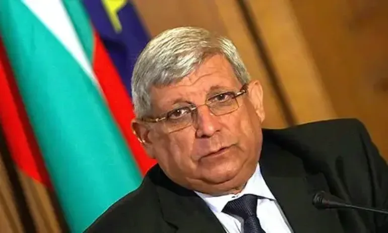 Ген. Ангелов: ПП и БСП настройват българите срещу модернизацията на армията - Tribune.bg