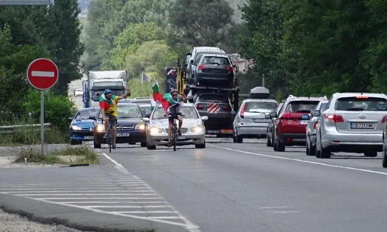 Над 90 хил. автомобила са излезли от София на 21 и 22 май - Tribune.bg
