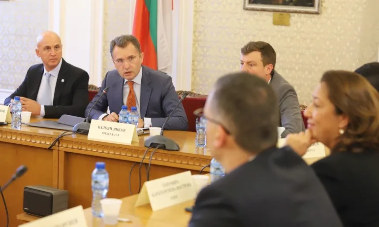 Без кворум и без присъствието на Доган в последното заседание на комисията Росенец - Tribune.bg