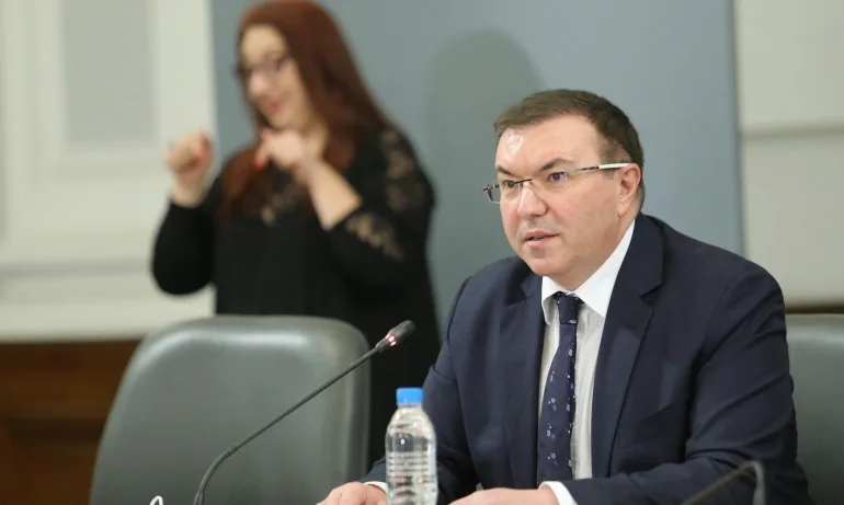 Министър Ангелов: Ще водим битка за живота на всеки един българин - Tribune.bg