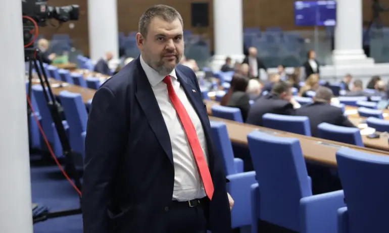 Пеевски: Досега пешки е редил само Радев - Tribune.bg