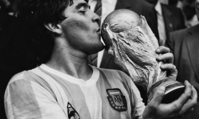 Тъжна вест! Почина футболният гений Диего Марадона - Tribune.bg