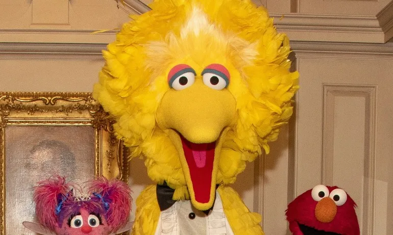 Почина Карол Спини – Голямото пиле от Улица Сезам - Tribune.bg