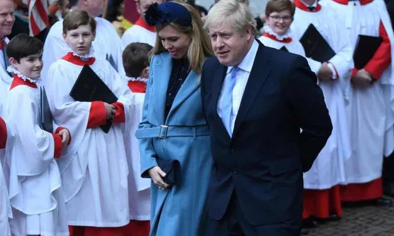 И бременната годеница на Борис Джонсън е със симптоми на COVID-19 - Tribune.bg