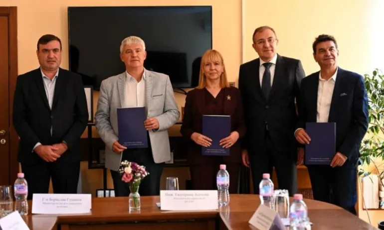 Министър Гуцанов обяви война на сивата икономика с помощта на синдикатите - Tribune.bg