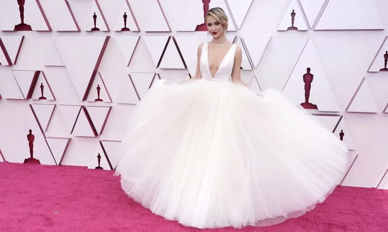 Мария Бакалова не успя да спечели Оскар, но пък беше оприличена на Мерилин Монро от Брад Пит - Tribune.bg