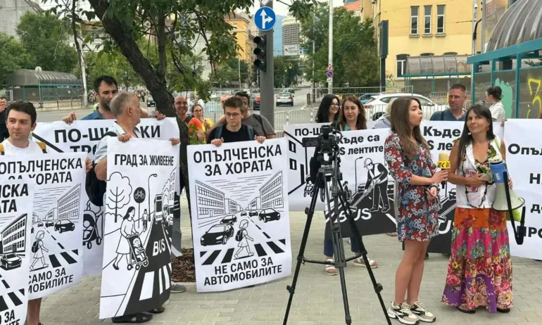 Протест на Опълченска след като улицата беше превърната в градска магистрала - Tribune.bg