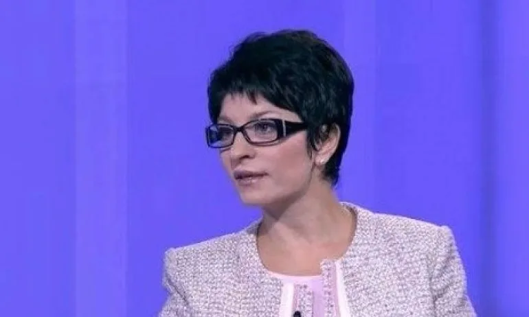 Десислава Атанасова: Мая Манолова е ясно оцветен в кървавочервено партиен кандидат - Tribune.bg